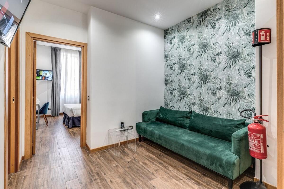 Style Apartment Julia 50 Mt From Colosseum Exterior photo