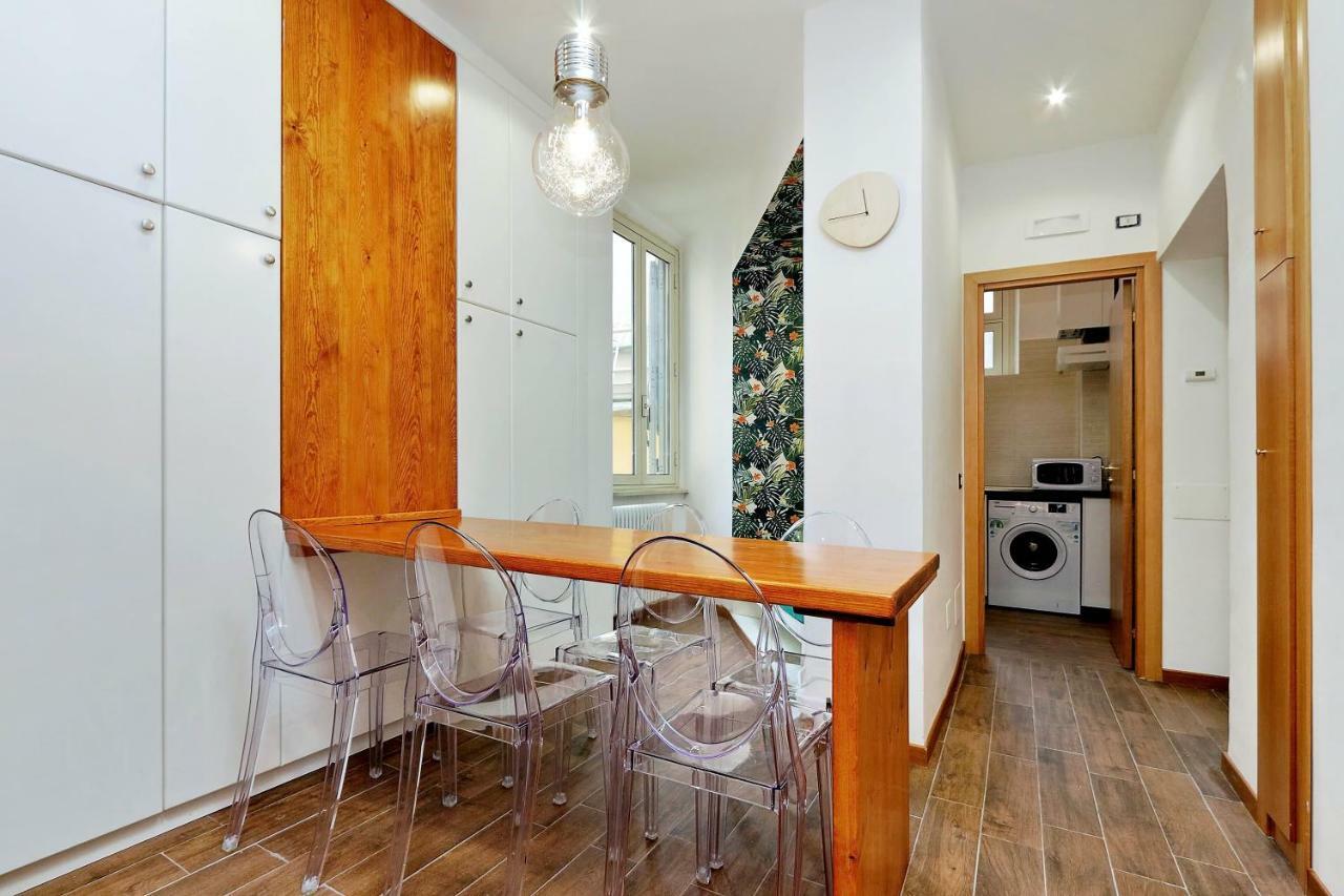 Style Apartment Julia 50 Mt From Colosseum Exterior photo
